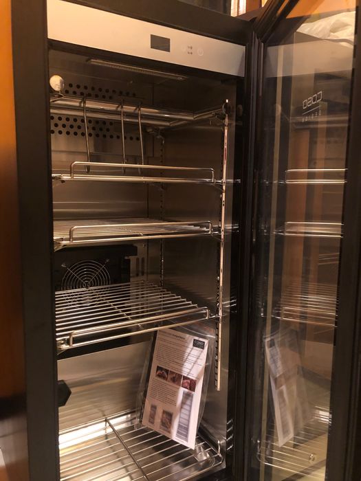 Хладилник за зряло меси ,колбаси и мезета