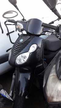 Мотоциклет,скутер Пиаджо Карнаби(Piaggio Carnaby) 200es на части