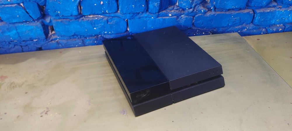 консоль ps4 500gb в хорошем состоянии