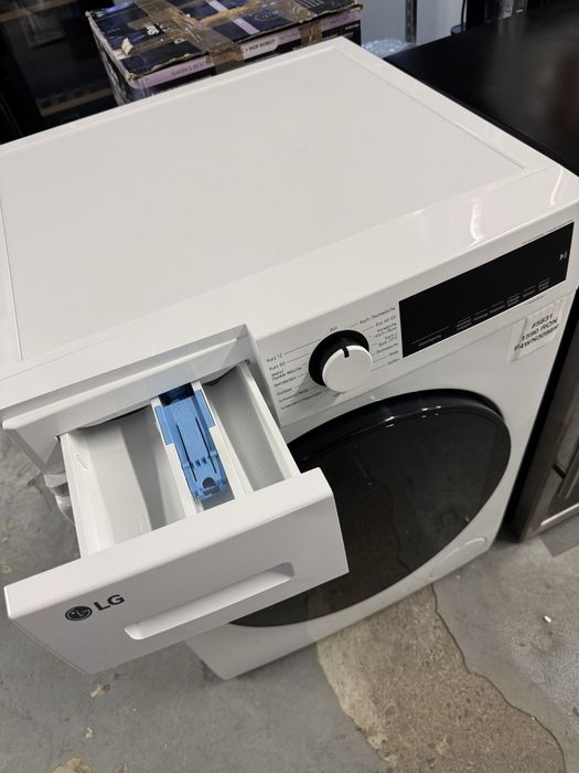 Mașină de spălat rufe LG F4WN3098M