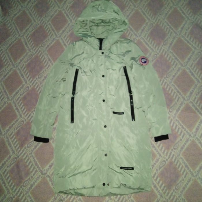 Продам ориг зимнюю женскую куртку Canada Goose