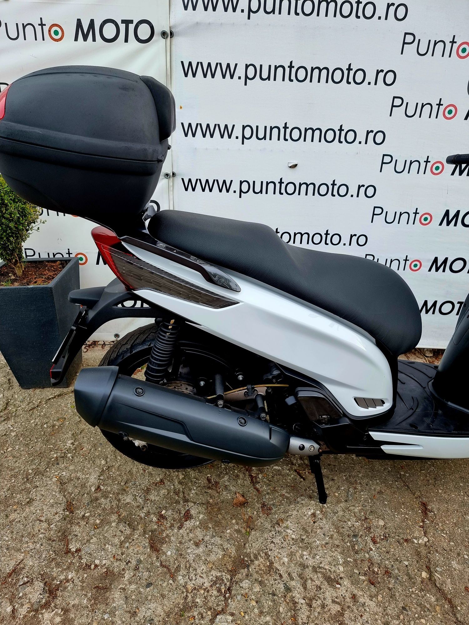 Punto Moto vinde Scuter Kymco  Gt 300 300ie   [nu honda ]