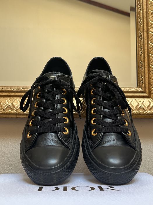 Converse teniși 'low', negri din piele vegană, accente aurii