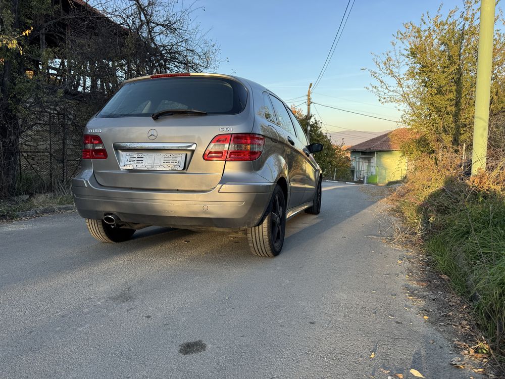 Mercedes Benz B180 на части