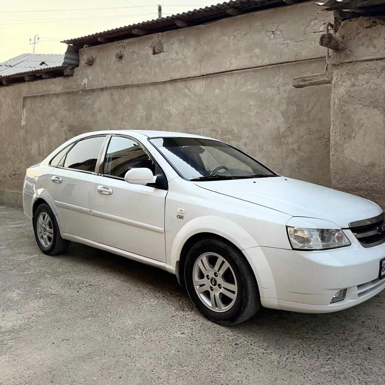 Lasetti 1.8 Сотилади