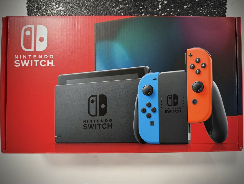 Nintendo Switch + протектор и кейс