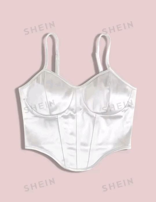 Top alb din satin cu gât curbat