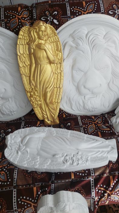 Capace stalpi și decorațiuni