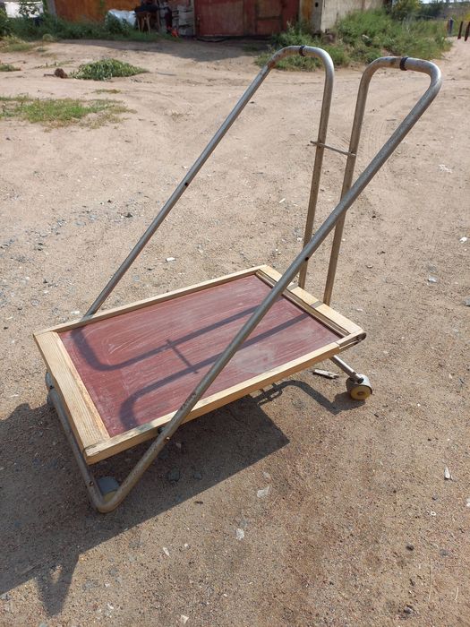 Продам столик вспомогательный, раскладной