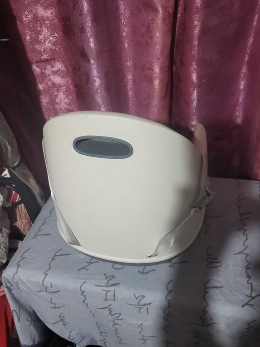 Vind scaun copil pentru masina si casa