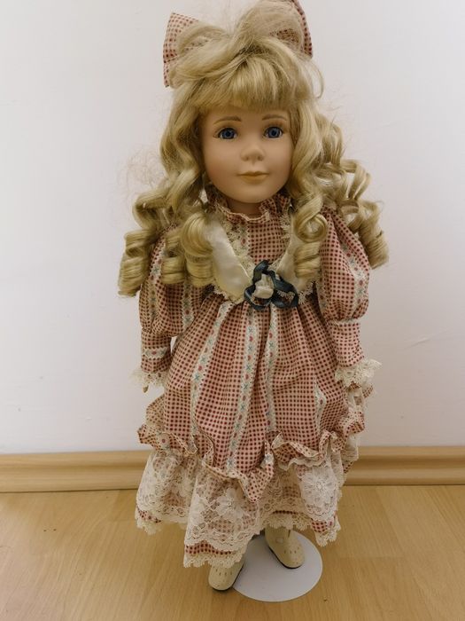 Порцеланови колекционерски кукли