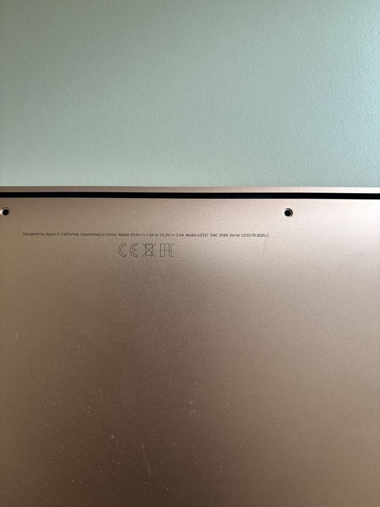 Dezmembrez macbook Air 2018-2020 . Model A2237