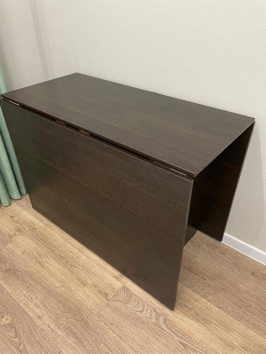 Стол  книжка и  круглый