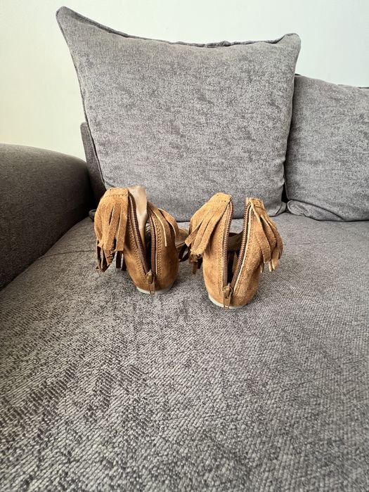 Sandale originale, tenisi.