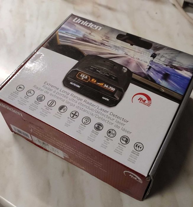 Detector radar Uniden R4 nou in cutie