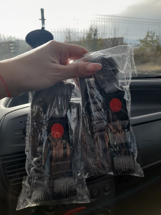 Предпазен колан и повод за домашен любимец , куче  в кола