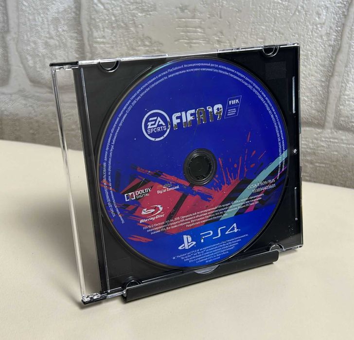 Продам игровую приставку PS5 с играми