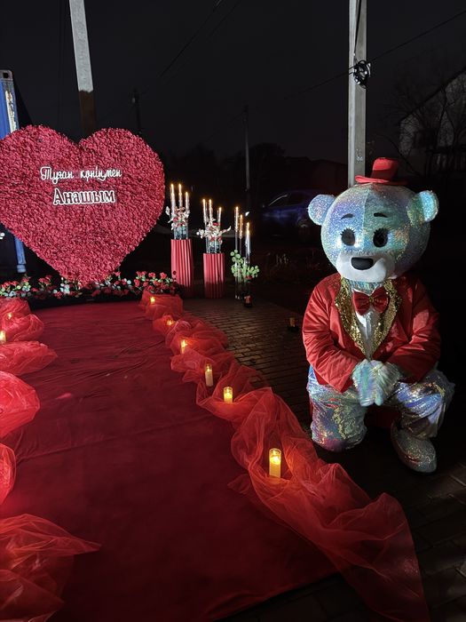 сердце, красная дорожка, предложение на руки и сердце,