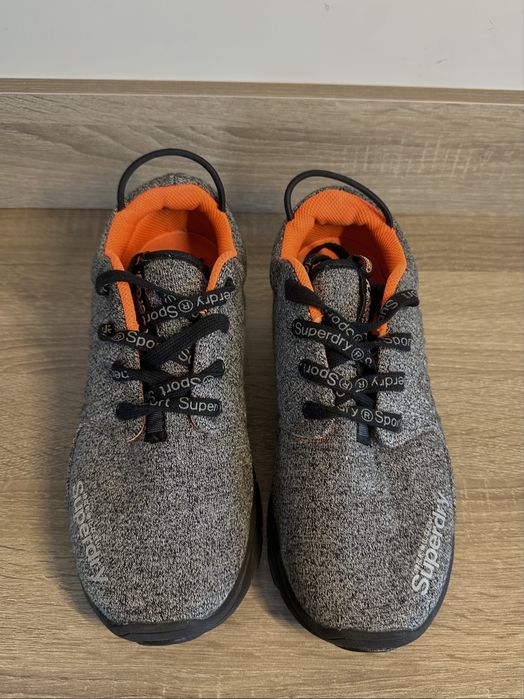 Сиви маратонки Superdry