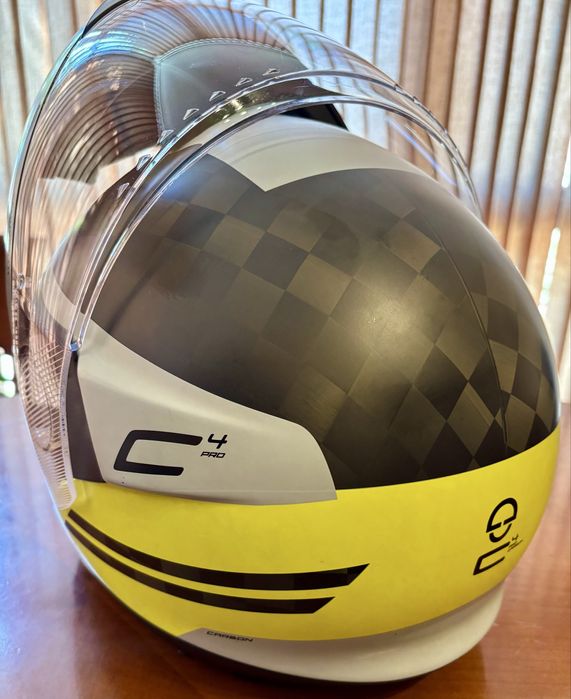 Vand casca Schuberth C4Pro Carbon