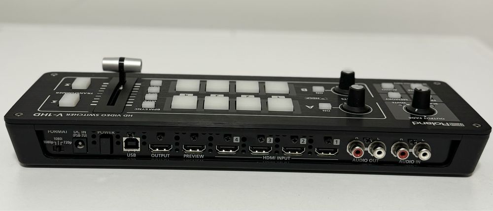 Vand comutator Video Roland V-1HD