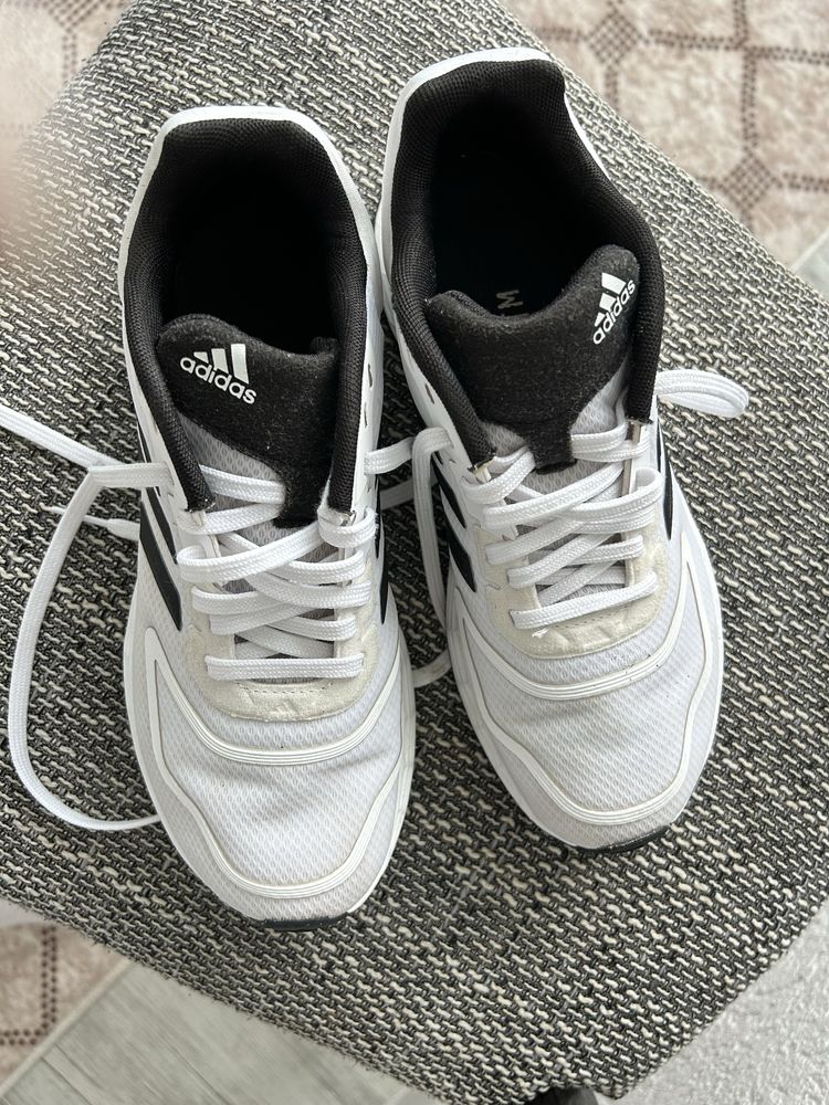 Дамски маратонки Adidas – размер 36