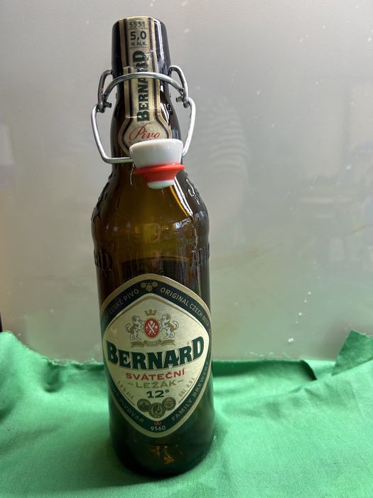 Бутилка с керамична капачка от бира Bernard Бернард 0,5л
