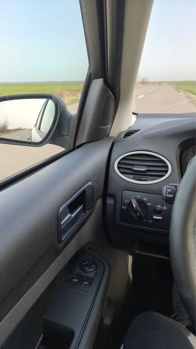 De vanzare ford focus 1.6 benzina
