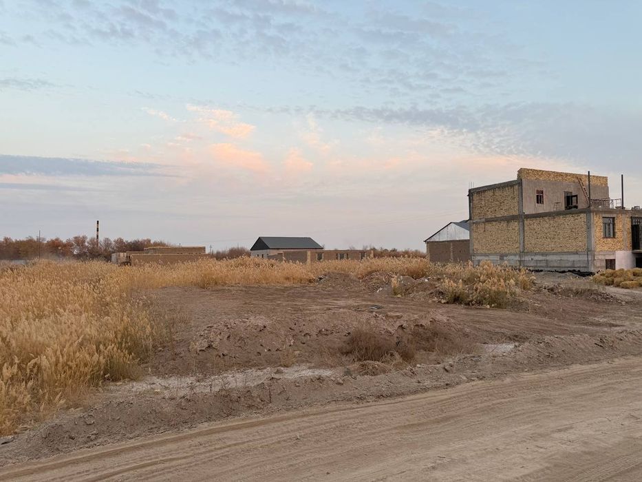 Угловойда 460 м² жой урни сотилади