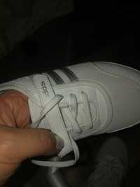 Пролетни обувки Adidas