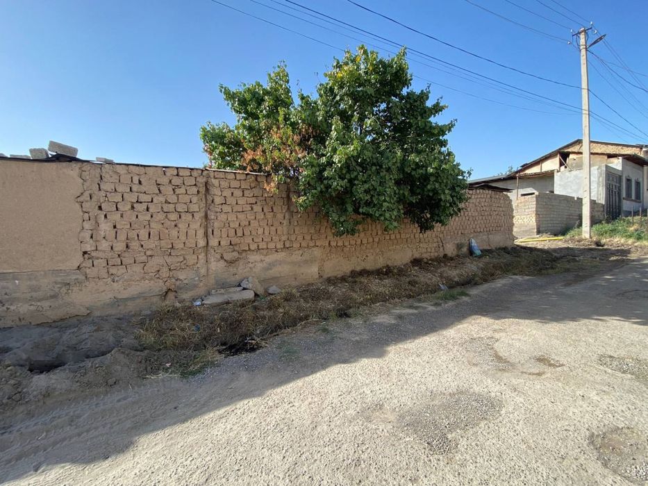 Учкахрамон постдан кирганда Шурода 5 сотих ер