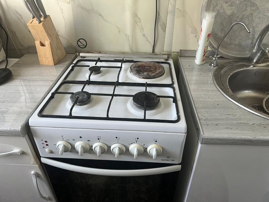 Срочно продам газовую плиту в хорошем состоянии