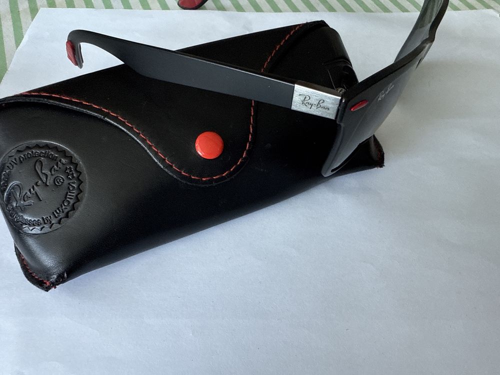 Ray-Ban Wayfarer RB4195M  Scuderia Ferrari