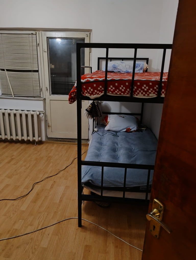 Paturi supraetajate de vanzare