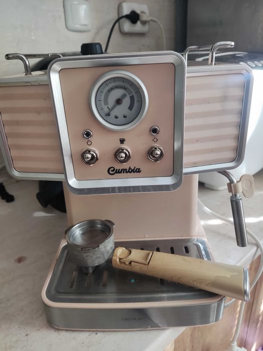 Кафе машина прави страхотно кафе гъст каймак