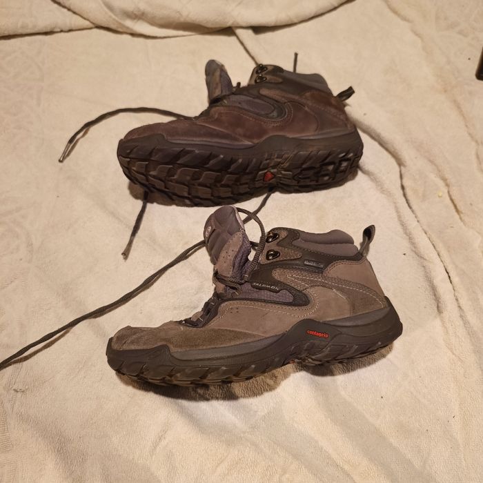 Ghete Salomon de piele