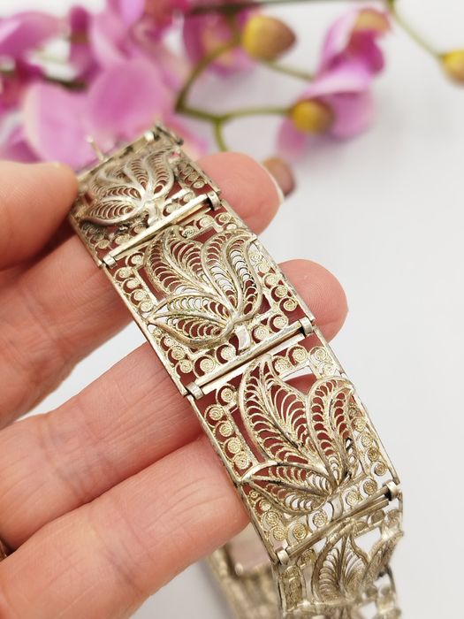 Антикварна сребърна гривна филигран 
УНИКАТ