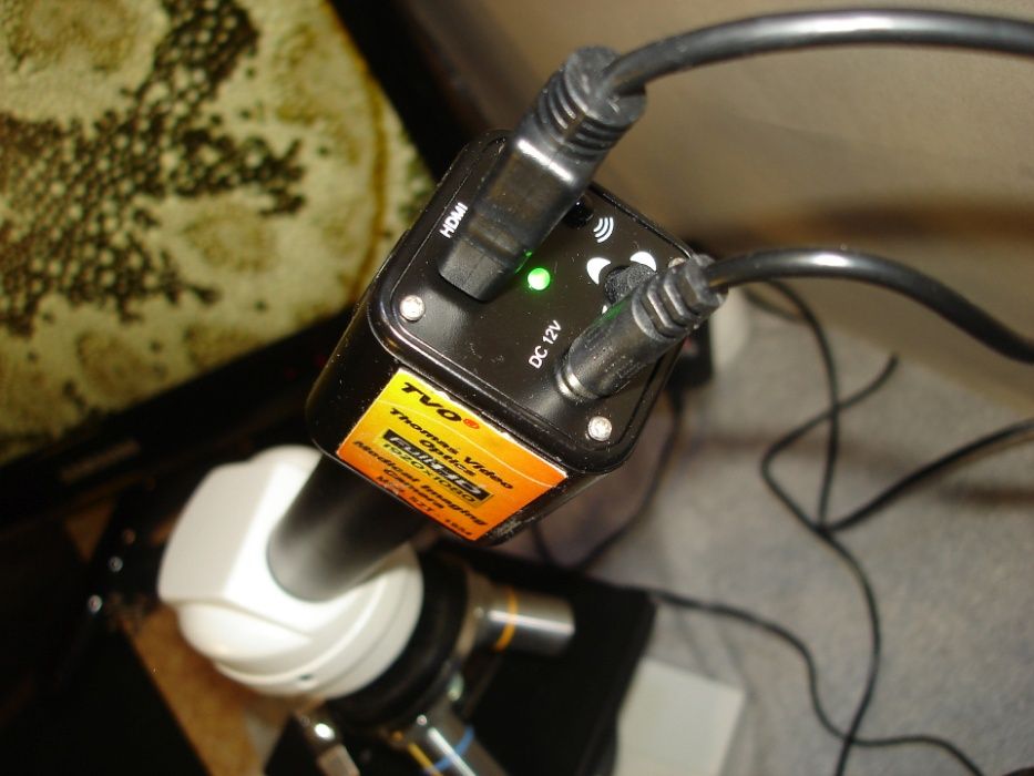 Camera video pt. microscop