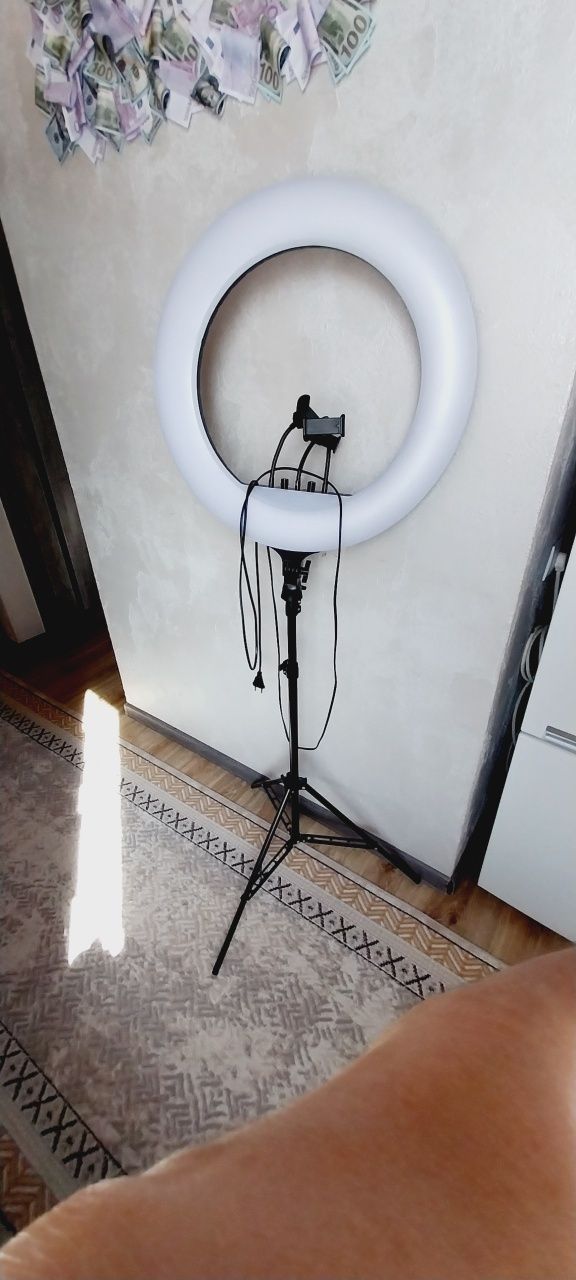 Продам кольцевую led лампу