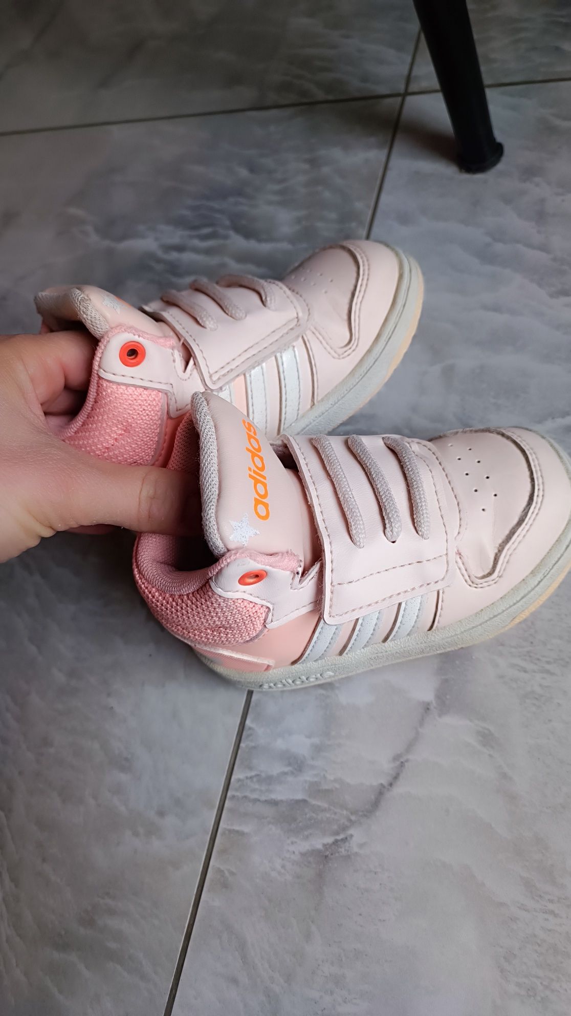 Маратонки Adidas 22 номер