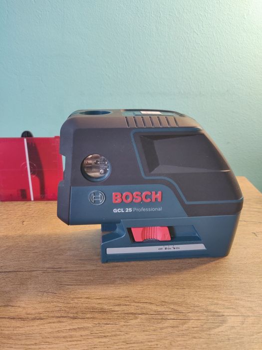 Nivela laser Bosch GCL 25 – stare impecabilă,