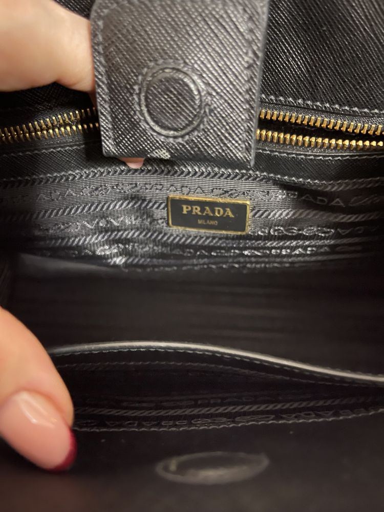 Geanta Prada , piele saffiano 1 , neagra