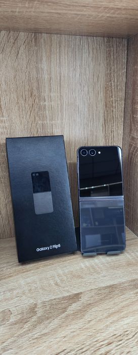 Samsung Z Flip 5 qora 256gb vetnam