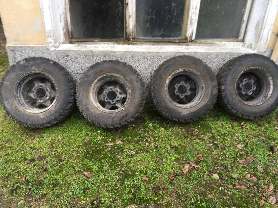 Гуми с джанти за кал и сняг