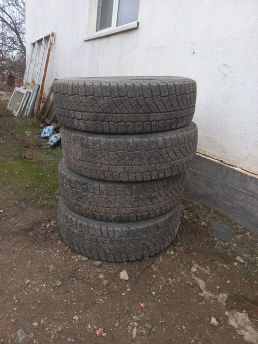 Продам Зимние шины