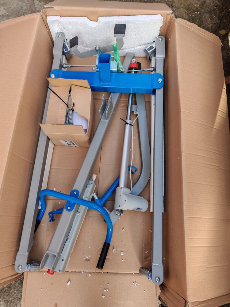 Dispozitiv electric de ridicare pacienti