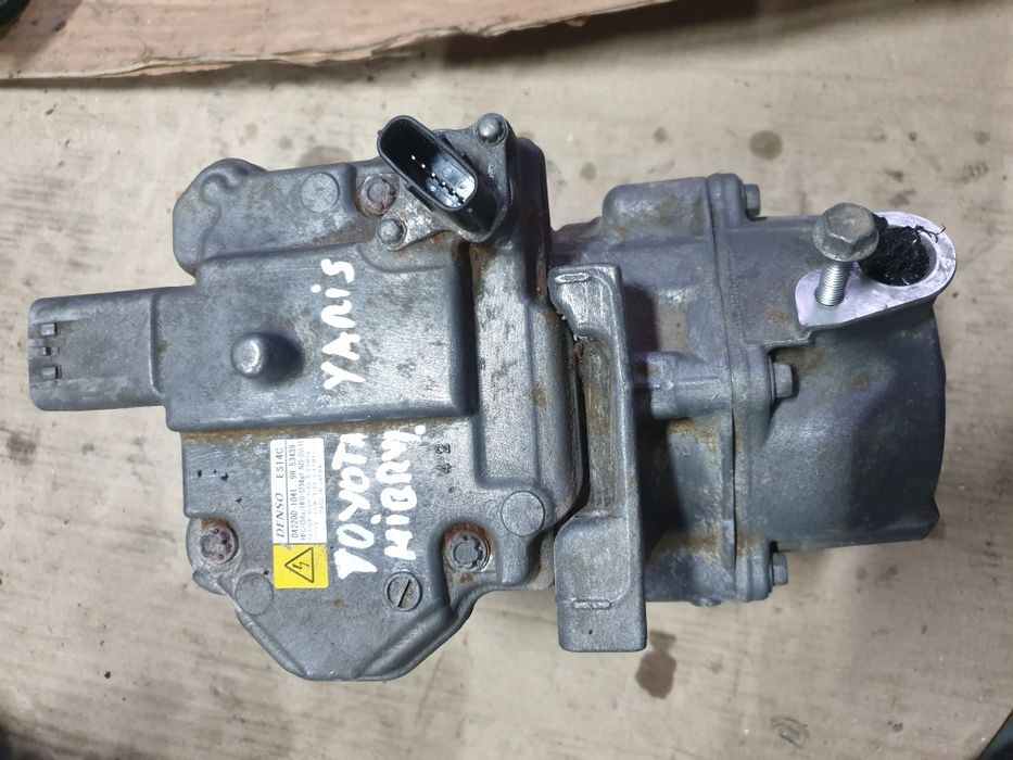 COMPRESOR AC TOYOTA yaris 1.5 AURIS 1.8i hybrid 2015 COD 042200-1041