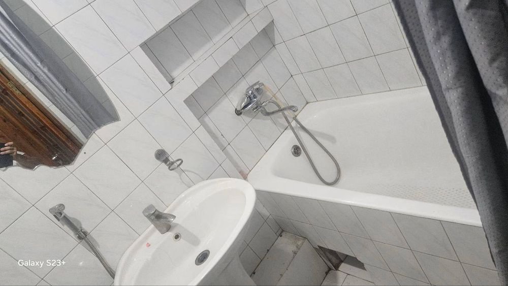 Chilonzor metrosi yonida kvartiram bor ijaraga beraman uzoq muddatga