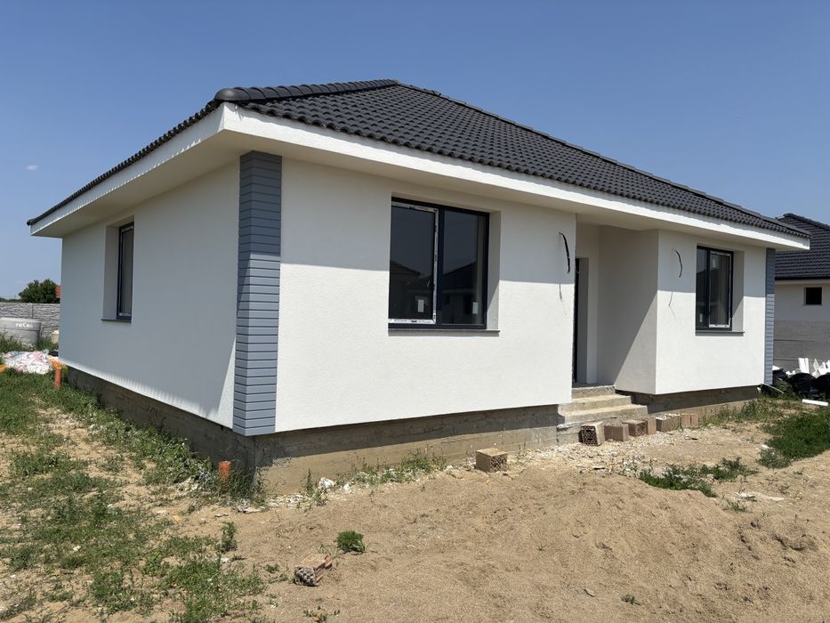 Vand Case noi Lazuri