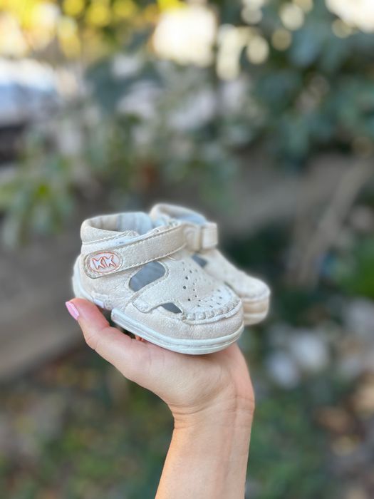 Обувки за прохождане Колев и Колев